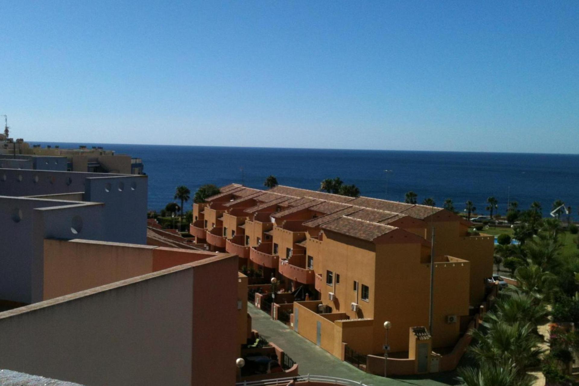 Luxurious 2 Bedroom Near Cabo Roig Strip